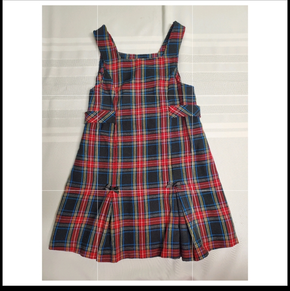 Girls plaid, pleated jumper Size 6